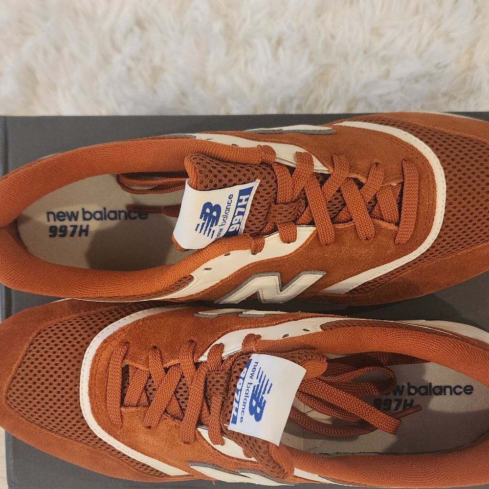 Shoes - Picture 2 of 7